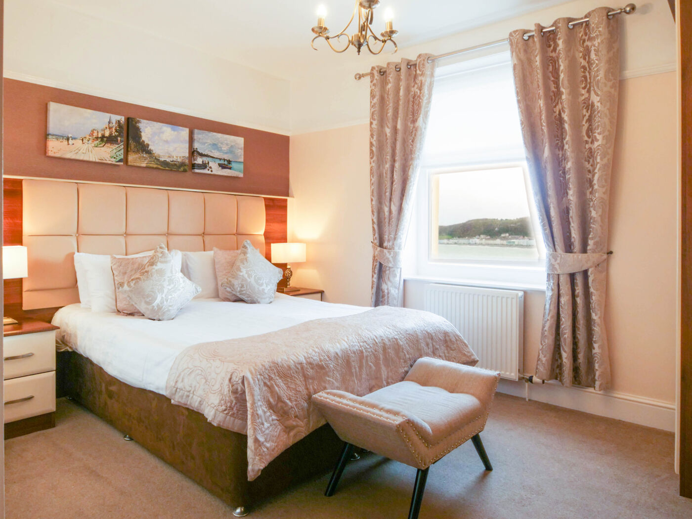 The Elm Tree Hotel Llandudno - P1177496-4POST copy